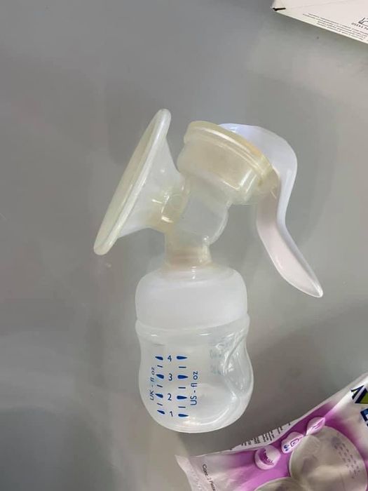 Механічний молоковідсмоктувач фірми Philips Avent