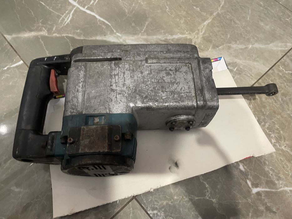 Makita hm1303 mlot wyburzeniowy udarowy