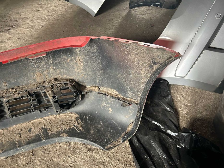 Audi A3 8L LIFT 00-03 zderzak przedni kompletny + grill / LY3H / czerwony