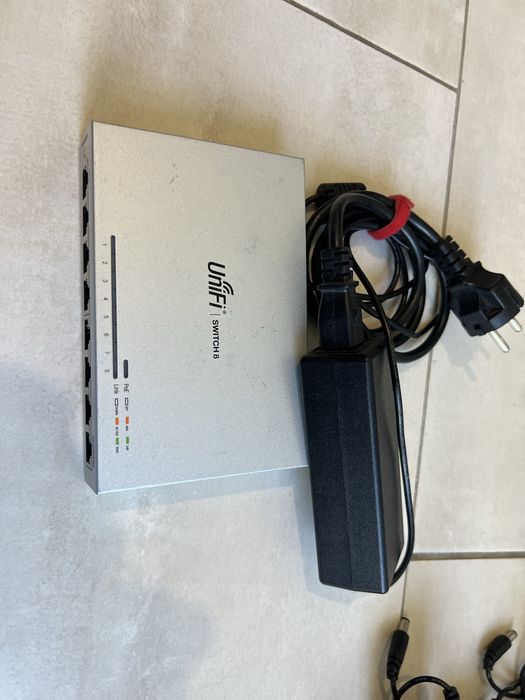 Ubiquiti Unifi switch 8 portów - US-8