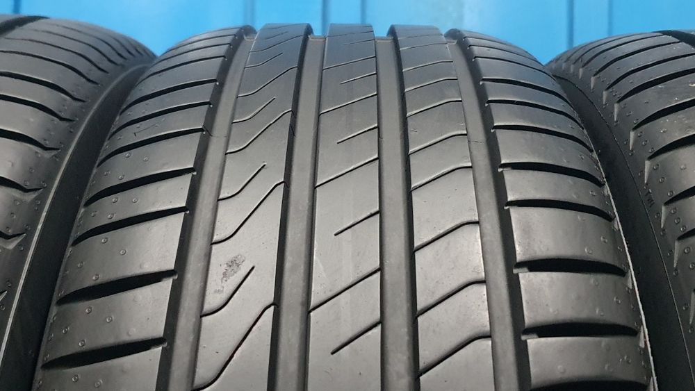 Opony letnie bez napraw  4 x 215 55 R17 Pirelli Cinturato