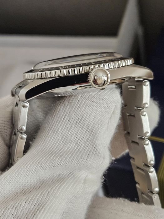 Oris Sixty five glow