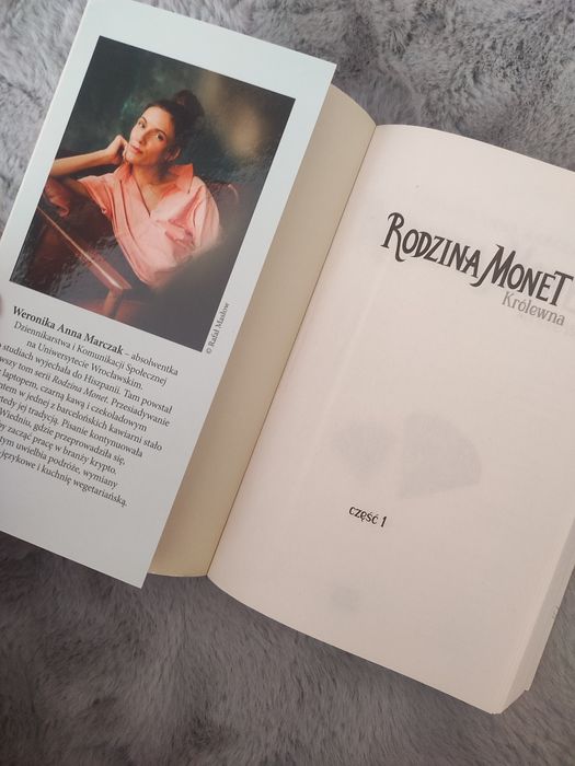 Książka młodzieżowa pt,,Rodzina Monet, Królewna"