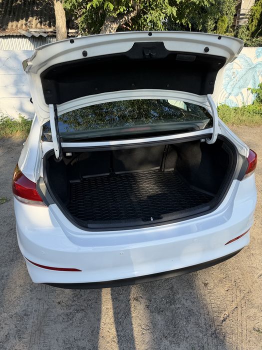 Hyundai Elantra 2016 VIN KMHD841FBHU197624 фото оголошення 10 з 17