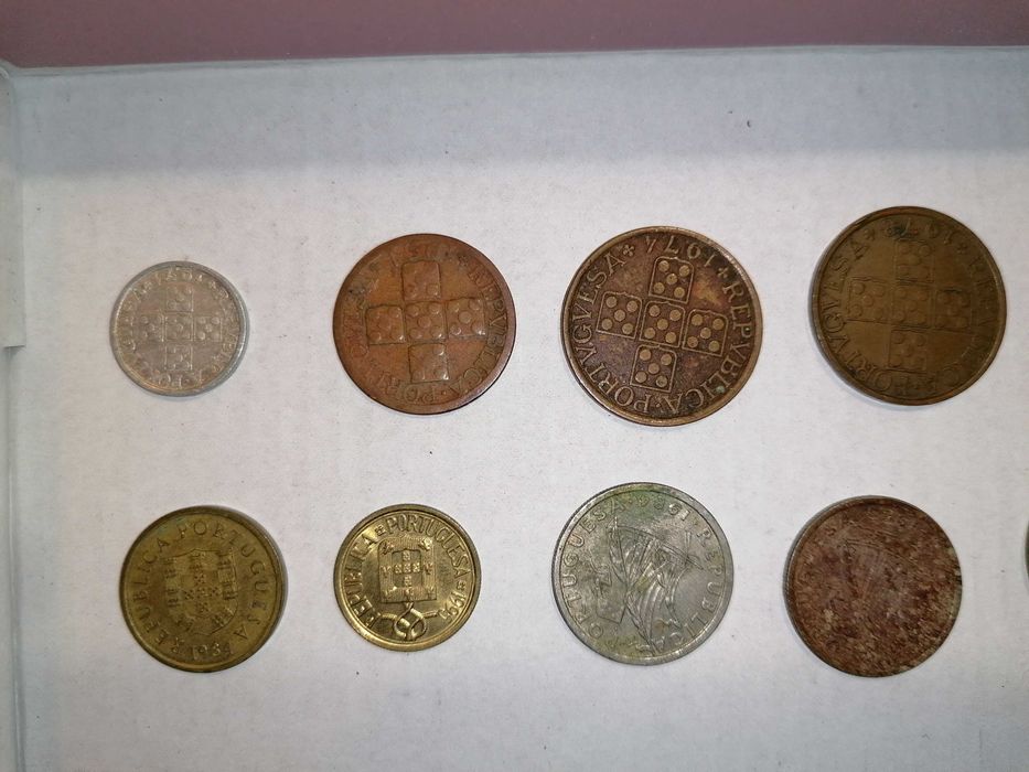 Moedas antigas portuguesas e estrangeiras