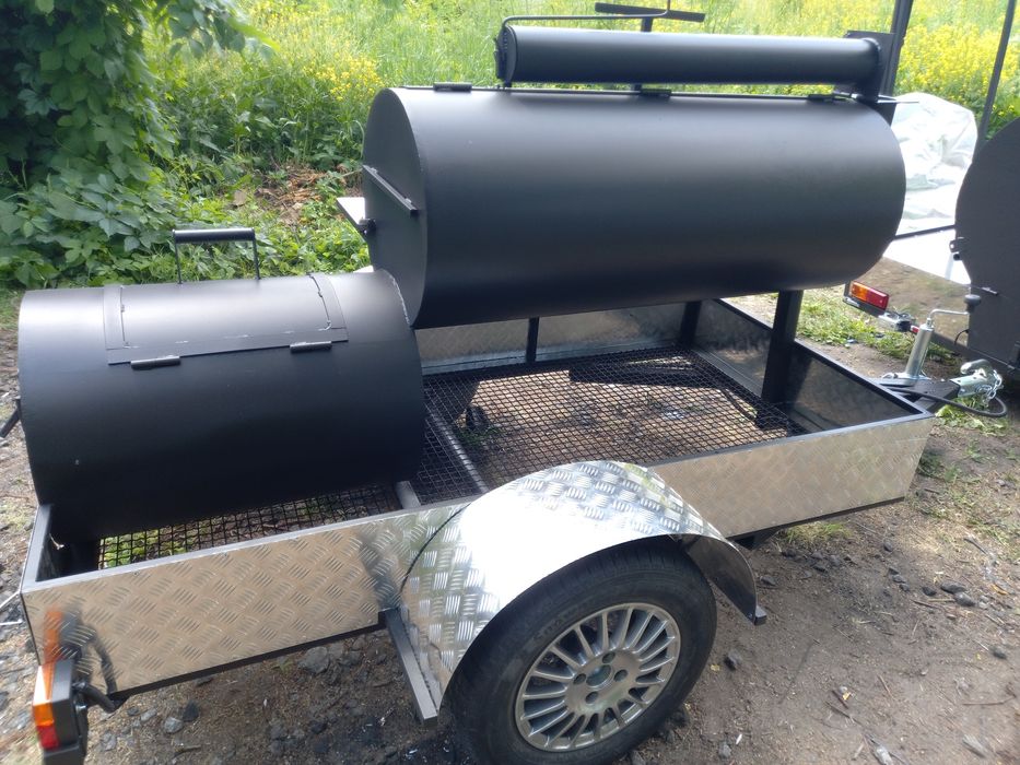 Коптільня на колесах Барбекю бочка мангал на причіпі Смокер