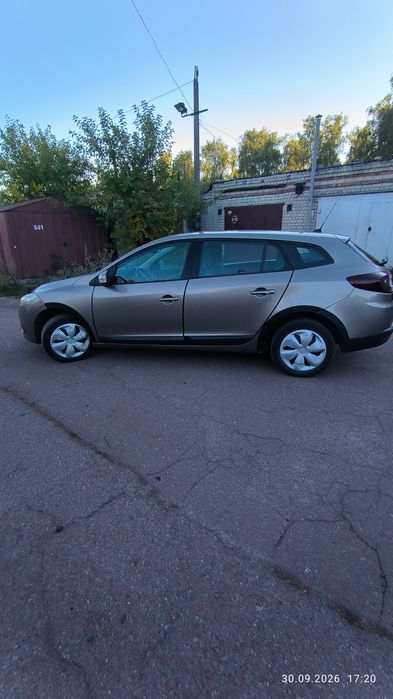 Продам renault megane 2009 года 1.5 дизель