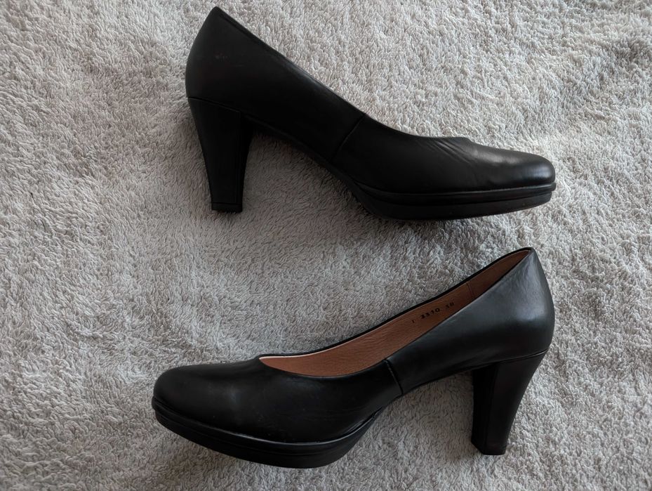 Nowe czarne skórzane buty na obcasie platformie szpilki Wonders 38