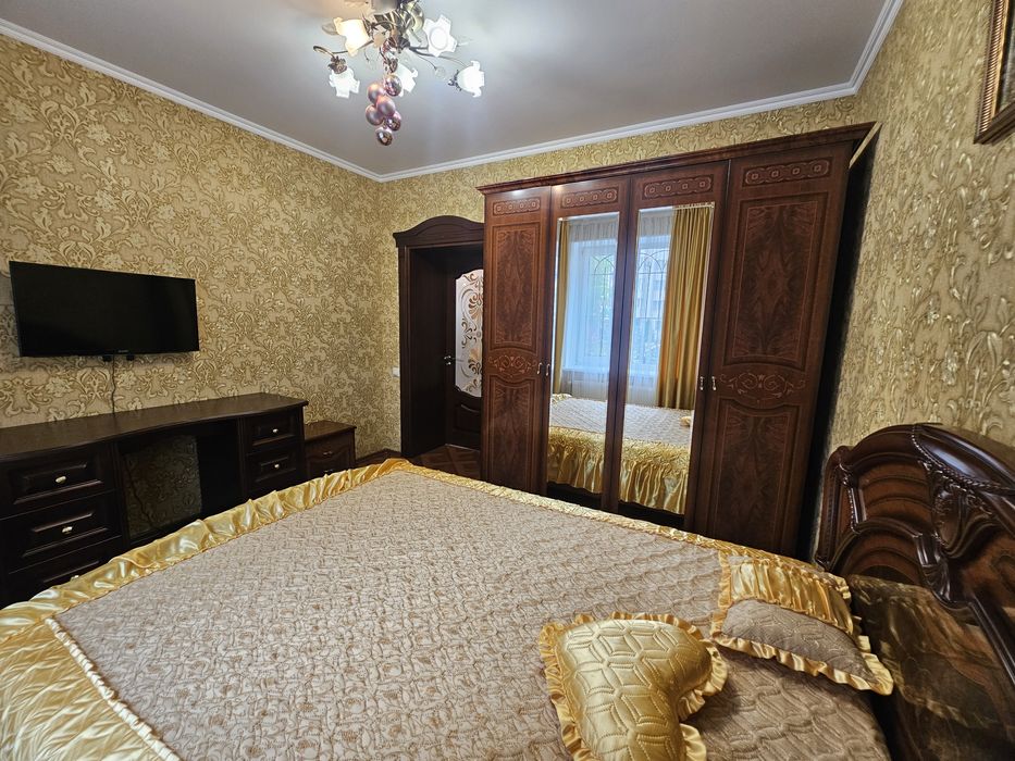 Продам квартиру Поділля Бортняка