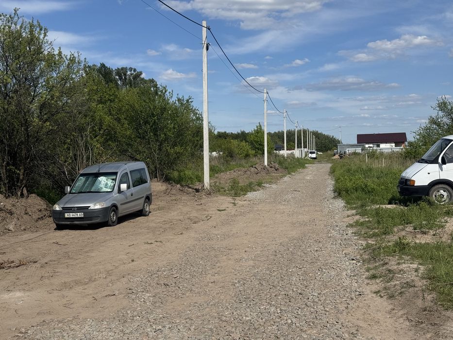 Продам 8 соток біля Борисполя 12 хв до центру фасад 25 м,без %