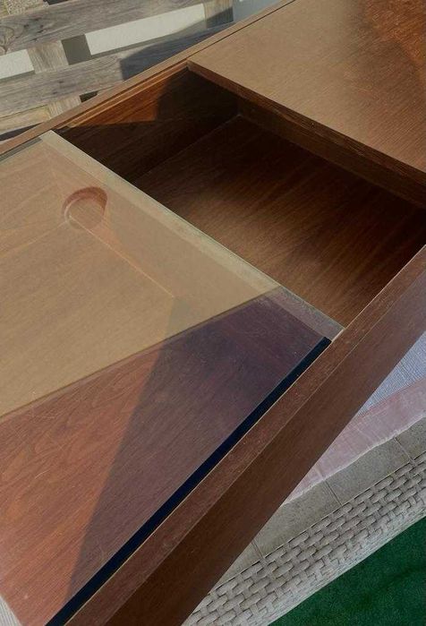 Mesa de apoio aos sofás