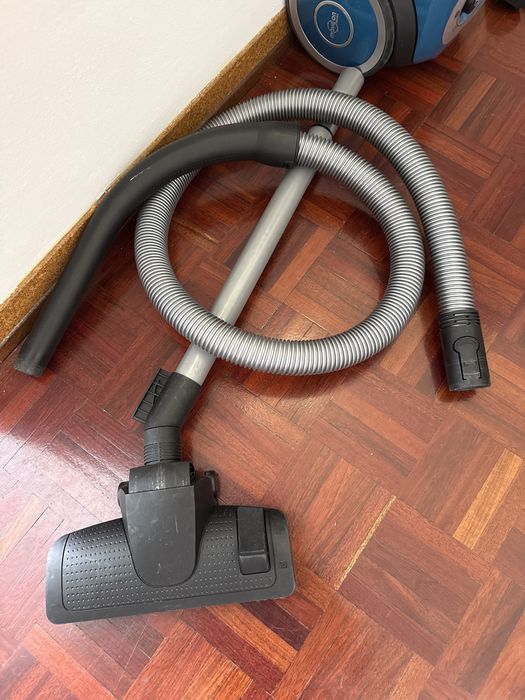 Aspirador Bosh Move On Mini com saco