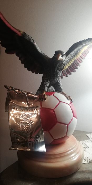 Trofeu Benfica  aguia com galhardete