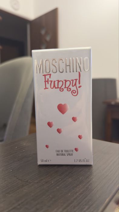 парфюм жіночій Moschino Funny