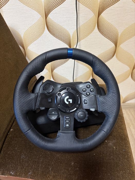 Кермо з педалями Logitech g923
