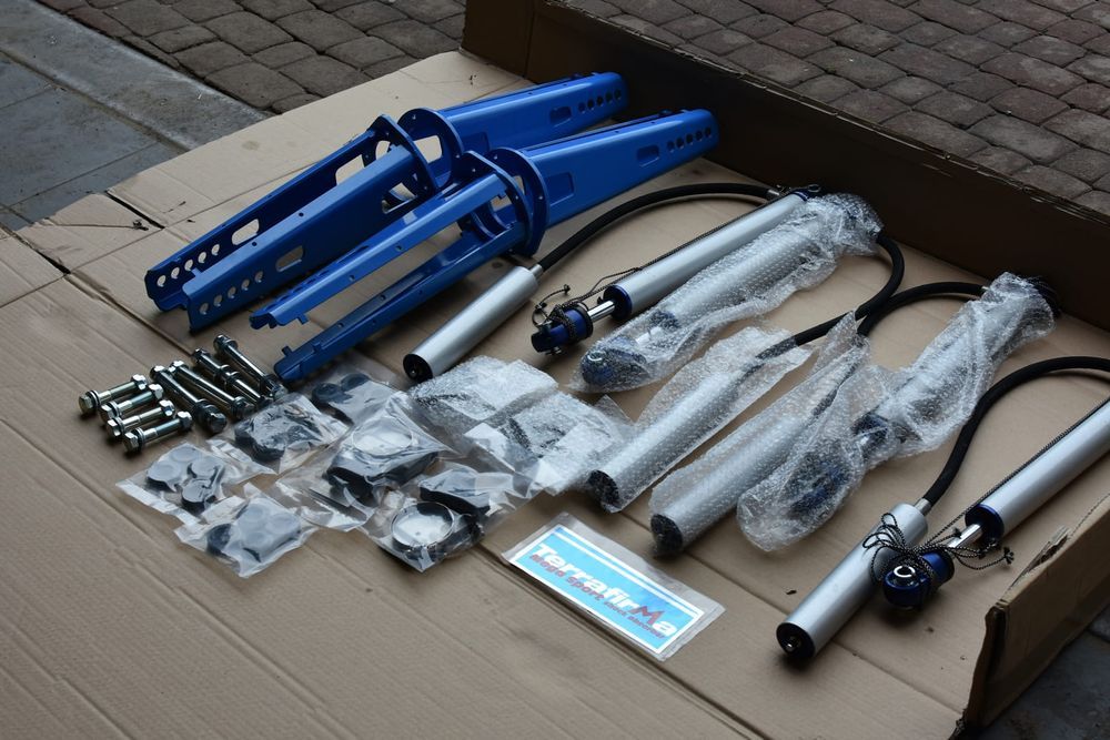 Amortyzator TerrafirMa Mega Sport Defender / Discovery / RR Classic