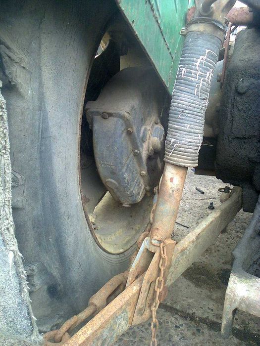 Ursus C 360 korpus tylnego mostu z dyferencjałem pompą