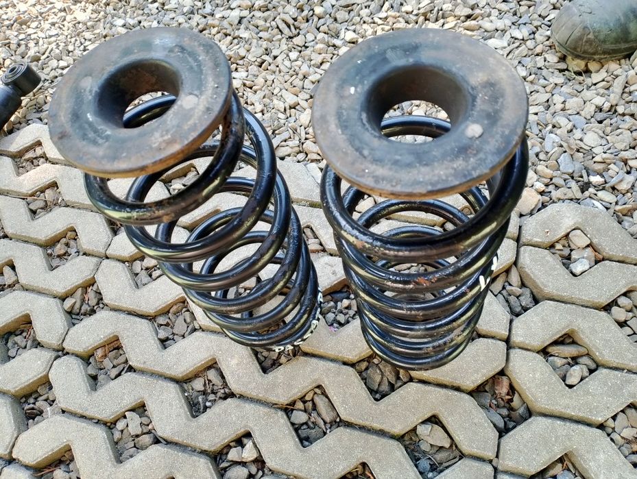 sprężyny tył tylne 4x4 VW Passat B6