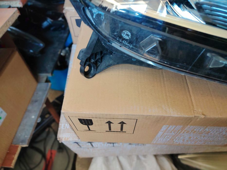 sprzedam do reanult captur 2018 lift lampa przód full led
