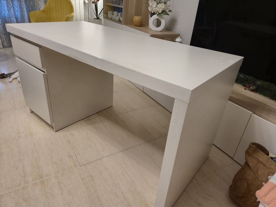 Mesa Ikea Malm usada