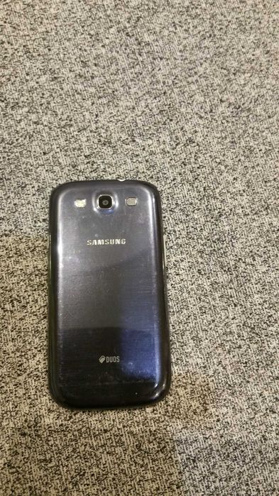 Продам samsung galaxy s3 duos.
