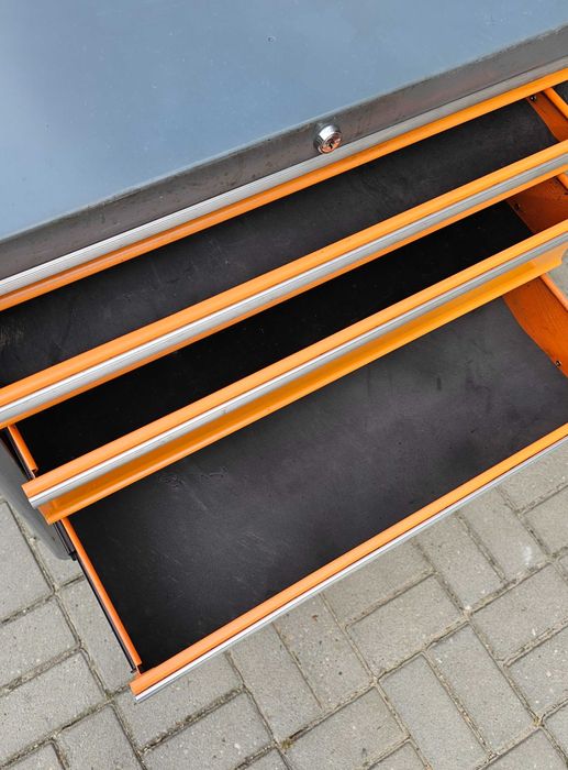 Sprzedam szafkę narzędziową na kółkach NEO