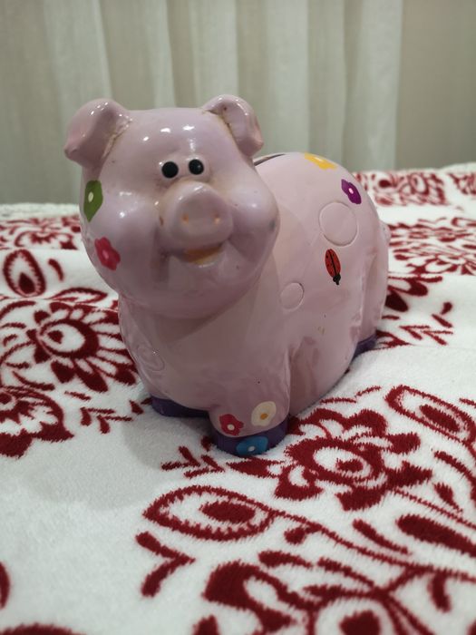 Peça decorativa e mealheiro