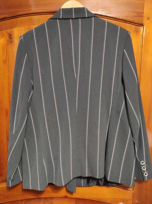 Женский брючный костюм