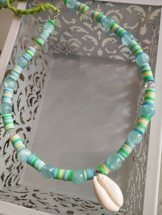 Naszyjnik choker z muszelką handmade kamienie naturalne chalcedon