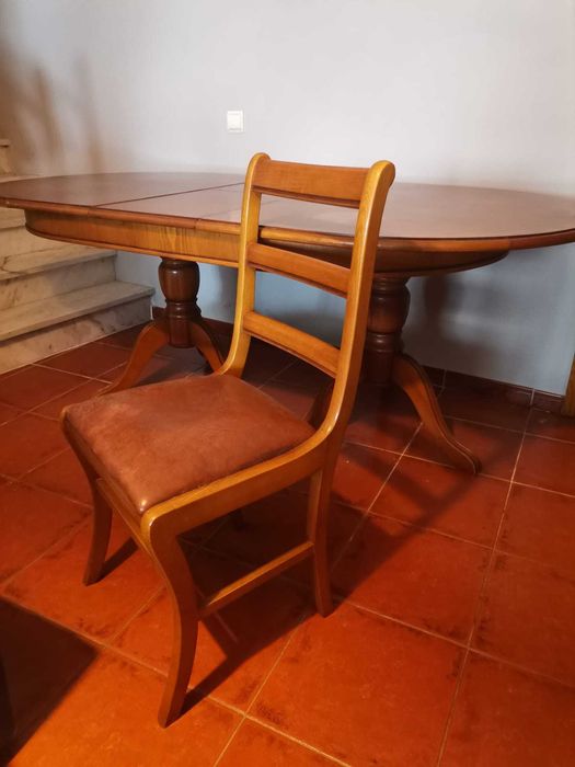 mesa de jantar, extensível e 6 cadeiras em madeira maciça