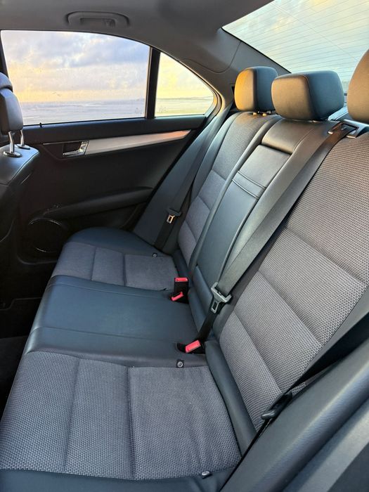 Mercedes-Benz C 250 — fotografia 4
