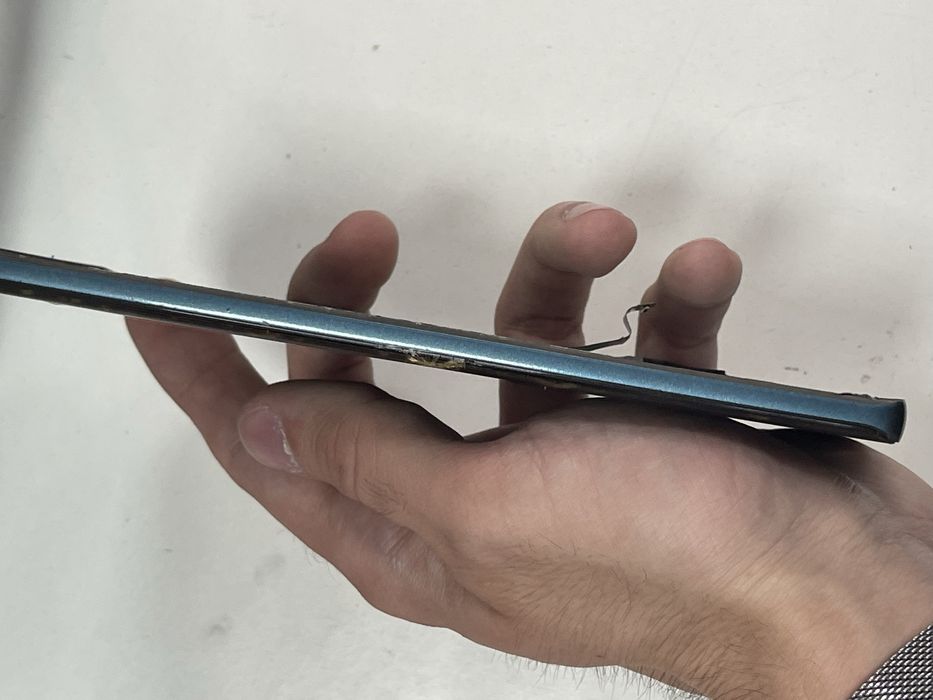 Оригінальна рамка з динаміком та шлейфами Motorola Edge 50 Fusion (Дисплей під заміну/донор)