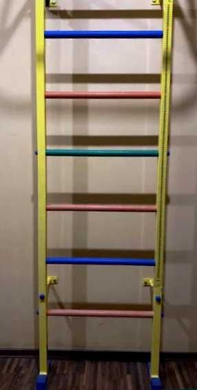 Детская шведская стенка(спорт.уголок) с турником,из металла.Польша.Б/У