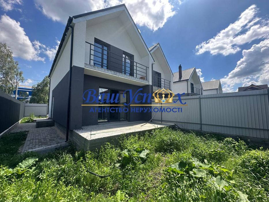 Продажа таунхауса под ремонт ,село Хотов . Киевская область
