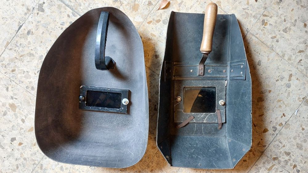 Duas Máscaras de soldar