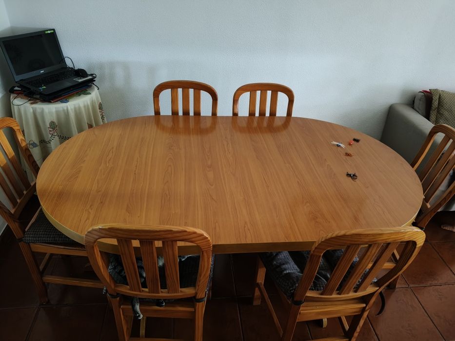 Mesa + 6 cadeiras