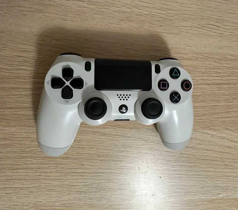 PlayStation 4 (PS4) Slim 500GB Branca (C/Comando)