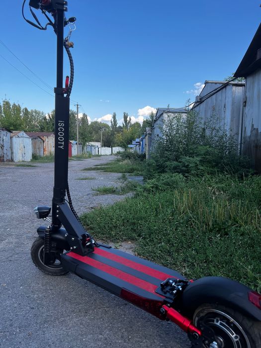 Продам Электросамокат Iscooty