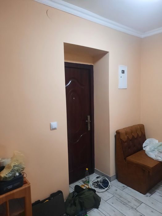 Продається 2 кімнатна квартира  біля ринку.