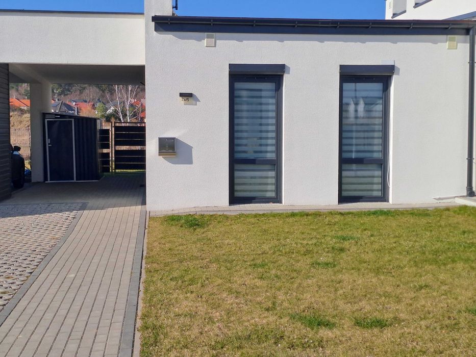 Apartament z ogrodem i parkingiem w Ustce