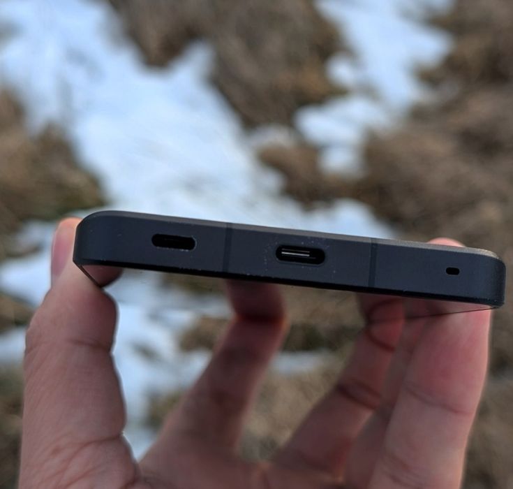 Sharp Aquos R8 pro (12/256 самый плавный экран 240ггц  Snapdragon 8 2