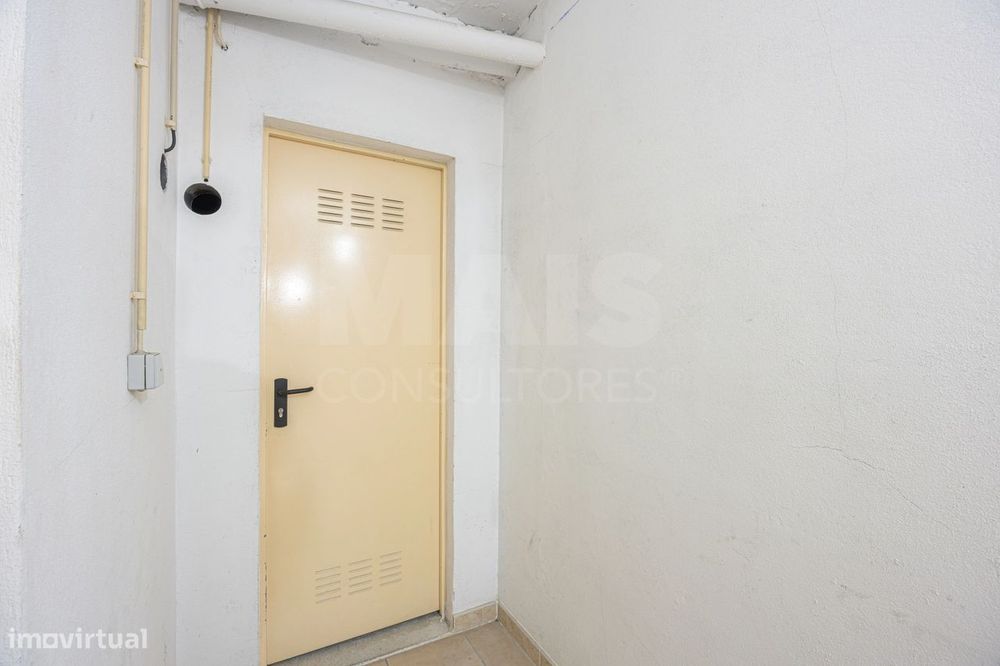 Apartamento T3 no Centro do Carregado | Parqueamento e Arrecadação