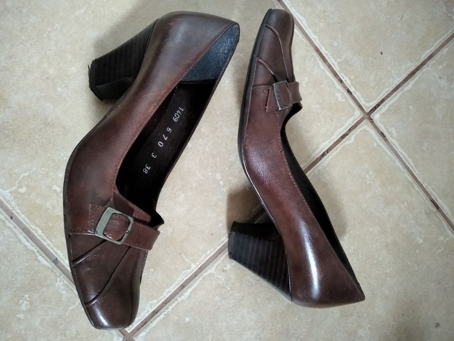 Buty czółenka włoskie skórzane 38