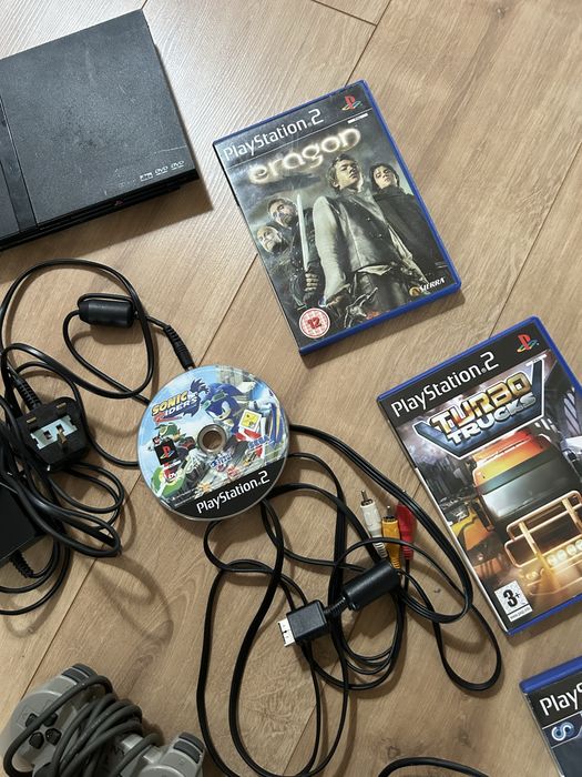 Zestaw PlayStation 2 Slim (SCPH-75003) + 2 Oryginalne Pady Sony + 4 Gry