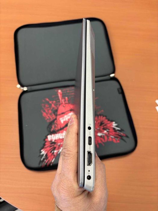Lenovo Ideapad 14"  Intel Core I7