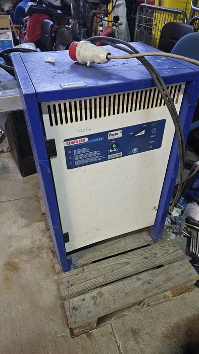 Prostownik do akumulatorów trakcyjnych 12V 24V 36V od 20A do 180A