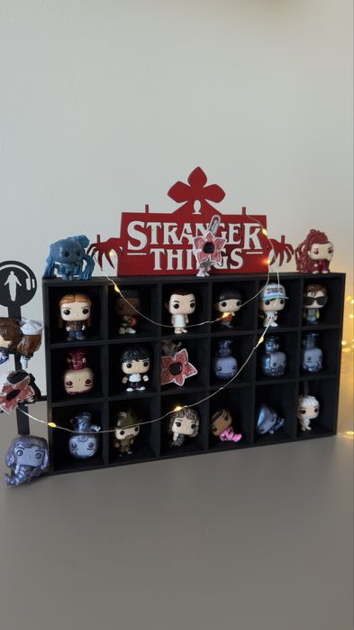 Повна колекція фігурок дивні дива+ поличка