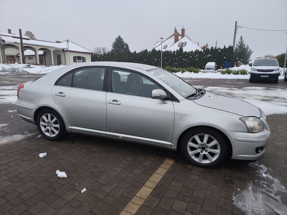 Toyota Avensis T25 1.8 Benzyna 2005