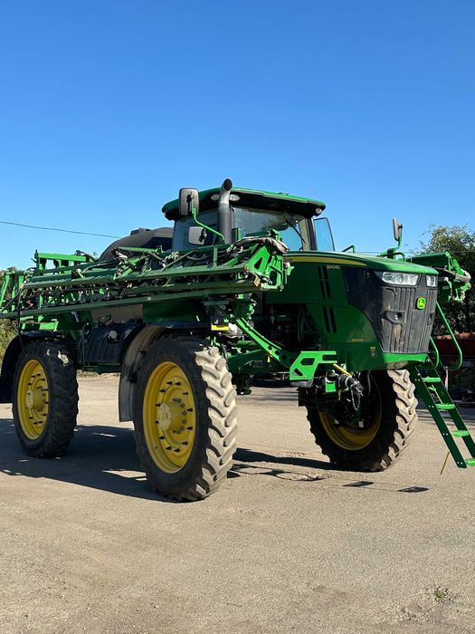 Самохідний оприскувач John Deere R4045
