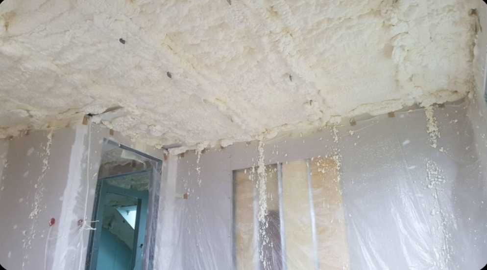 Ocieplanie pianką PUR oraz wdmuchiwanie wełny i celulozy